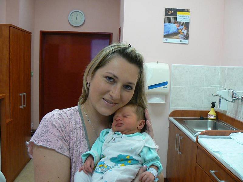 Martině a Milanu Budkovým z Přeštic-zastávky se 25. ledna minutu před sedmou hodinou večer narodil ve FN v Plzni prvorozený syn Tomáš (3,10 kg, 51 cm). Pro rodiče byl chlapeček překvapením, předem pohlaví miminka neznali
