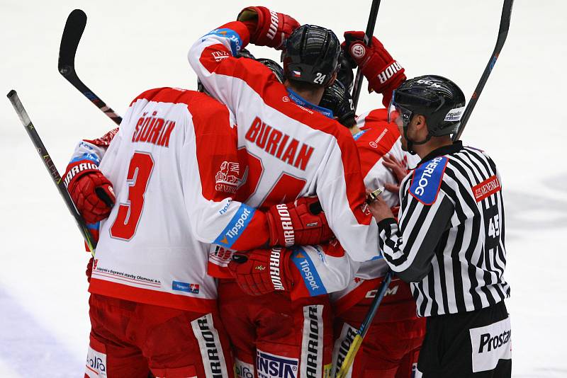 Čtvrteční úvodní bitvu s Olomoucí prohrála Plzeň po nájezdech 2:3.