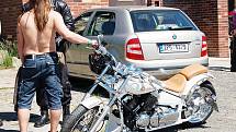 Koncerty osmnácti kapel, spanilou jízdu motocyklů, kaskadérské ukázky na letišti u Dobřan a další doprovodné akce byly na programu třetího ročníku festivalu Pabro