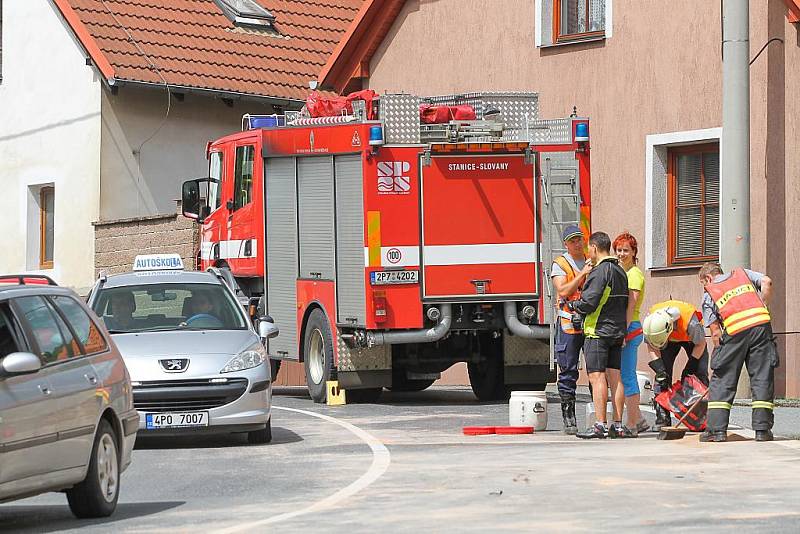 Čelní střet dvou osobních aut v Lobzích