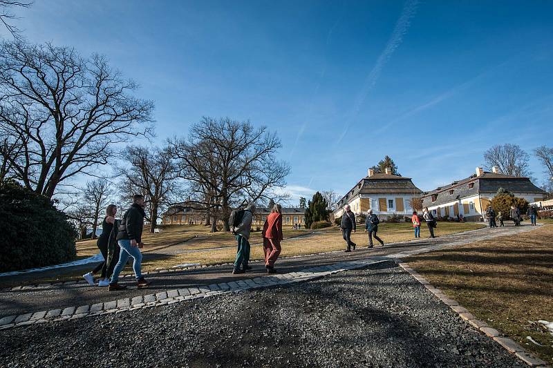 Zámecký park u zámku Kozel u Šťáhlavy byl v sobotu v obležení návštěvníků.