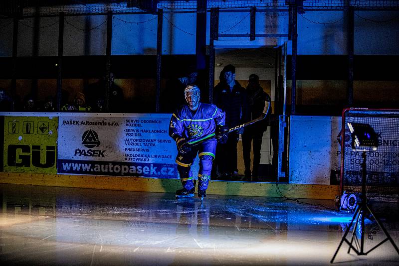 HC Meteor Třemošná (modří) vs. HC Rokycany 4:3 (2. finále play-off krajské hokejové ligy).