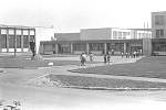 Nová škola v roce 1977.
