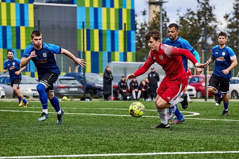 19. kolo FORTUNA divize A: SK Petřín Plzeň (na snímku fotbalisté v červených dresech) - FK Komárov 0:0.