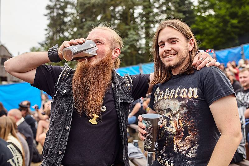 Metalfest - svátek příznivců metalu v amfiteátru v Plzni na Lochotíně.