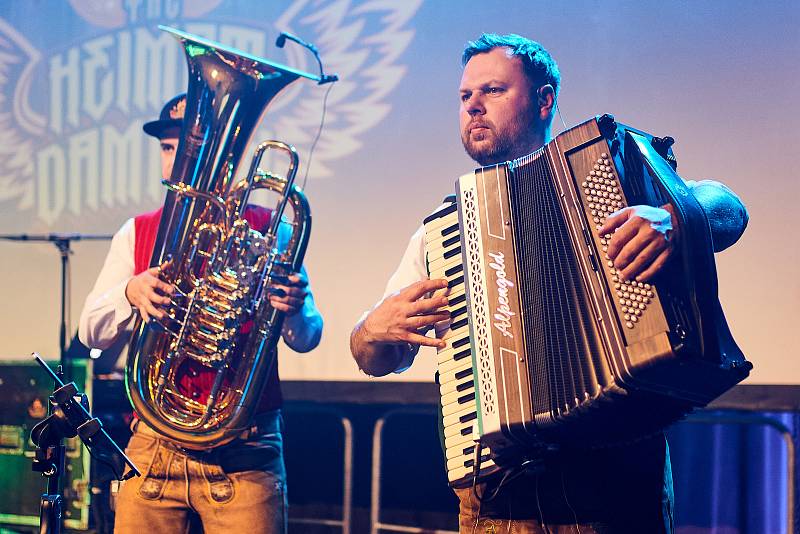 Česko - bavorský festival Treffpunkt rozezvučil plzeňské Depo 2015. Atmosféru tvořila multižánrová hudební vystoupení od dechovky po rock ´n´roll, krajové kulinářské speciality i svrchně kvašené světlé pivo v tradičních tuplácích.