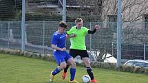 I. B třída, skupina B (15. kolo): SK Bolešiny (na snímku fotbalisté v modrých dresech) - TJ Sokol Štěnovice (zelení) 4:0.