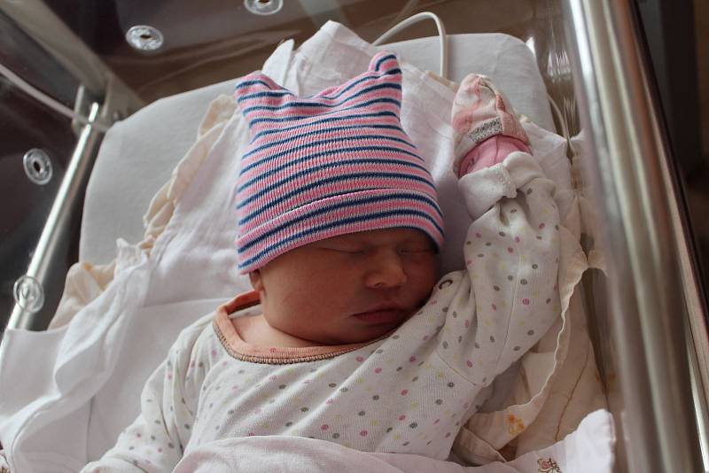 Dominika Ambrožová z Plzně se narodila 2. května v 7:15 hodin ve FN Lochotín s mírami 3800 g a 51 cm. Rodiče Lenka a Jan věděli dopředu, že jejich prvorozené miminko bude holčička.