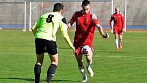 13. kolo FORTUNA divize A: Petřín Plzeň (červení) - Sedlčany 2:2.