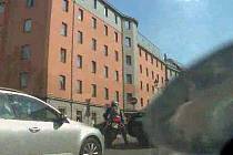 Policie dopadla ujíždějícího zfetovaného motorkáře