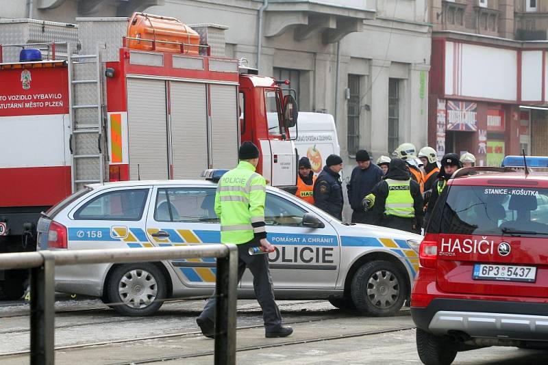 Nedaleko křižovatky U Práce srazil hasičský vůz, který jel k zásahu, chodce. Ten na místě zemřel