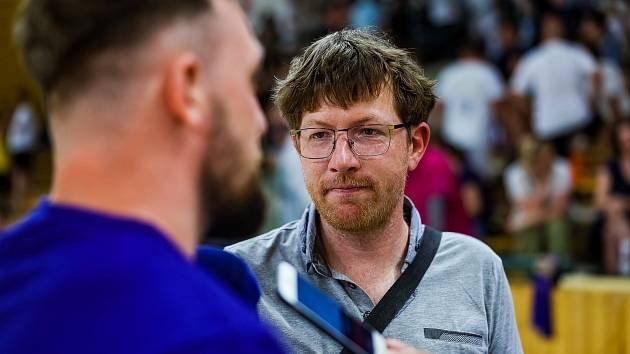 Futsalový zápas mistrů, 2. června 2023: futsalisté SK Interobal Plzeň - házenkáři Talent Týmu Plzeňského kraje 5:5.