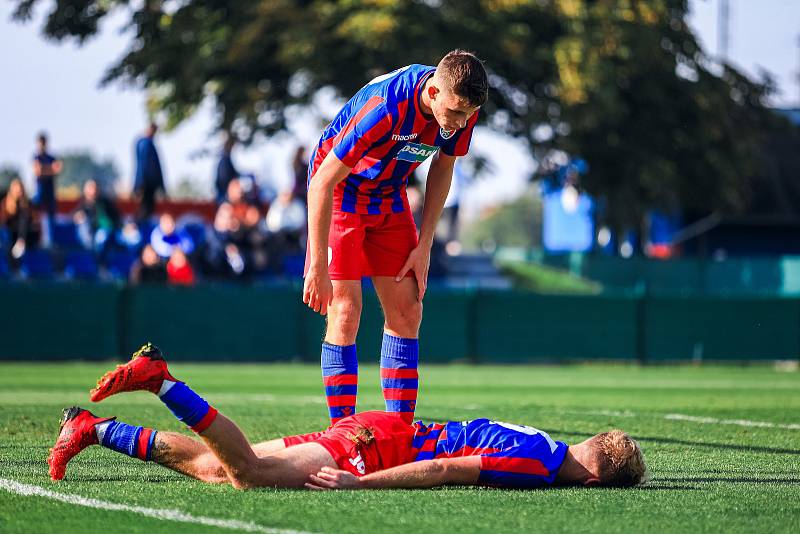 Fotbalisté rezervy Viktorie Plzeň (na archivním snímku hráči v červenomodrých dresech) v neděli jen remizovali s Admirou Praha 1:1.