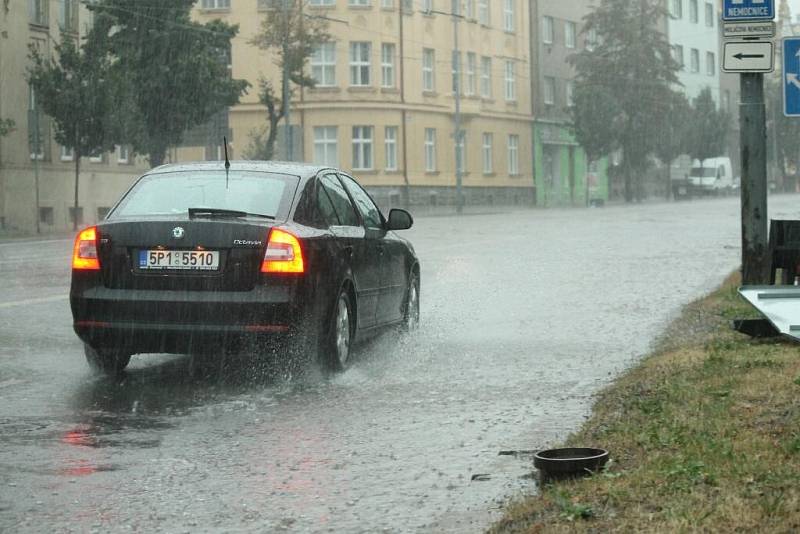 Bouře zkomplikovala provoz v Plzni