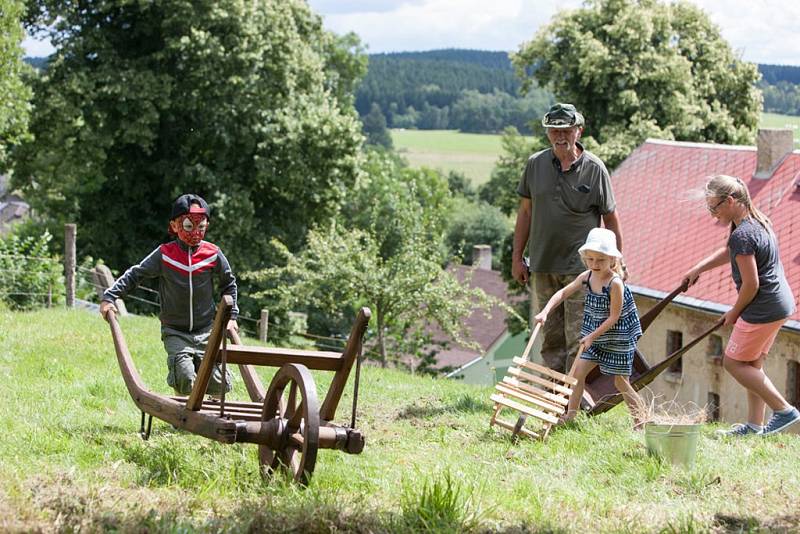 Farmářské slavnosti zavítaly na biofarmu v Nežichově