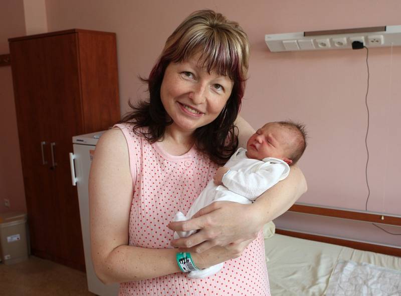 Rodina Šrámkova ze Skašova se 1. srpna rozrostla o syna Dominika. Maminka Ludmila nosila pod srdcem váhu 3,39 kg a míru 49 cm. Ze svého nástupce má radost tatínek Karel