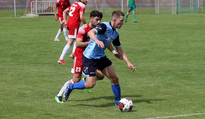 27. kolo FORTUNA divize A: SK Petřín Plzeň (červení) - ČLU Beroun 5:2.