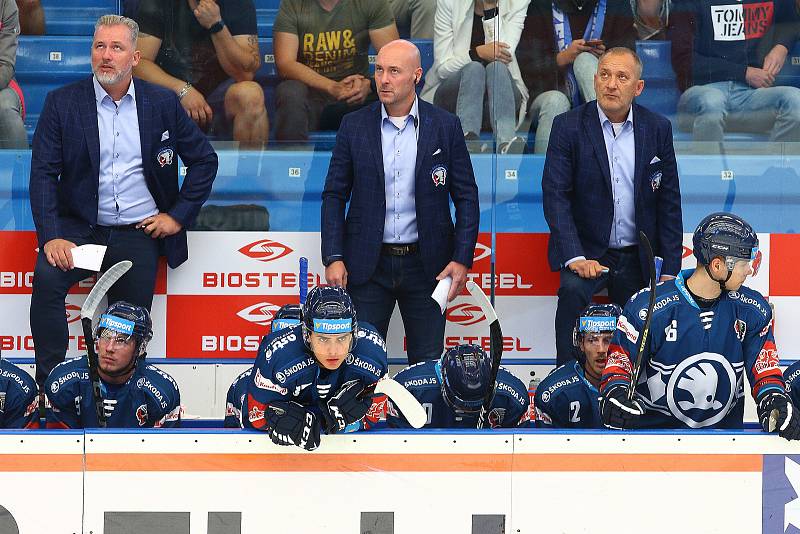 Ze zápasu 11. kola hokejové Tipsport extraligy HC Škoda Plzeň (v modrém) -  Bílí tygři Liberec 3:1