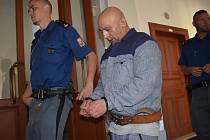 Robert Banda, obžalovaný z loupeže a vydírání, u Krajského soudu v Plzni