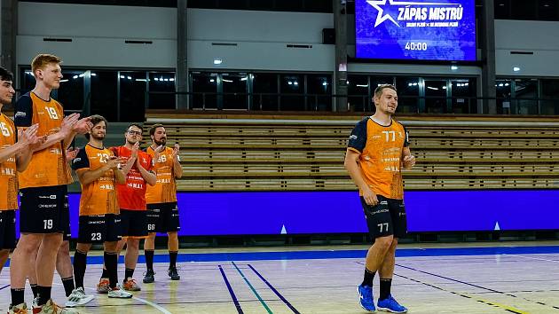 Futsalový zápas mistrů, 2. června 2023: futsalisté SK Interobal Plzeň - házenkáři Talent Týmu Plzeňského kraje 5:5.