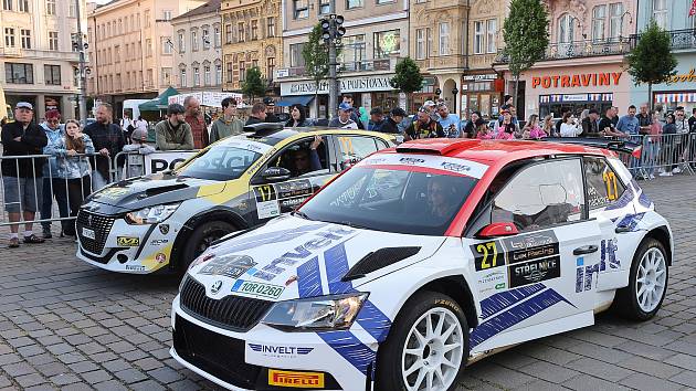 Rallye Plzeň, prolog náměstí Republiky.