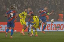 Plzeňský kapitán Lukáš Červ nedohrál kvůli zranění kolena čtvrteční zápas Evropské ligy s Fenerbahce Istanbul 0:0.