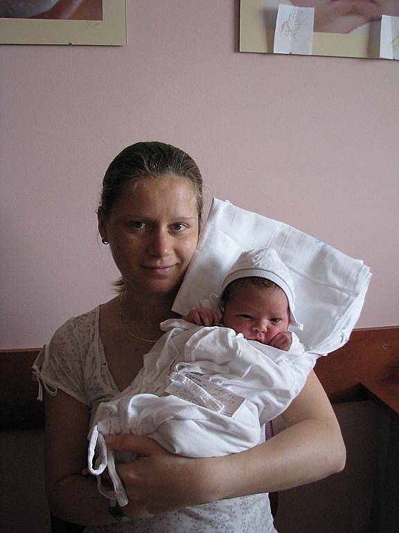 Tomáš (3,47 kg, 50 cm) se narodil 21. května v 10:39 ve FN v Plzni. Na světě ho přivítali maminka Ivana Plešmídová a tatínek Jaroslav Jedlička z Tlučné. Doma se na brášku těší Lukáš (5,5)