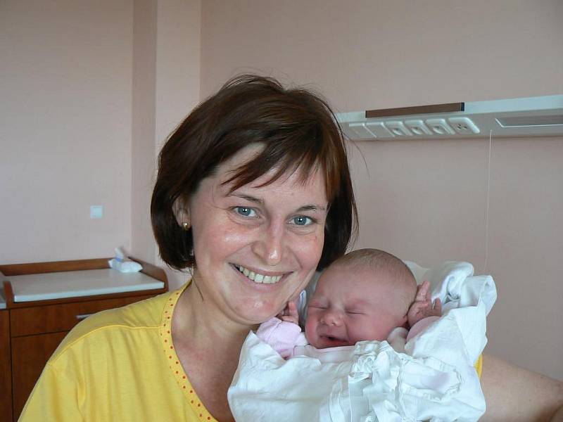 Veronice a Robertu Skoblíkovým z Plzně se 19. dubna v 19.03 hod. narodila ve FN prvorozená dcera, která dostala jméno Terezie (3,54 kg, 51 cm)