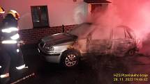 Požár osobního automobilu v Řenčích na Plzeňsku