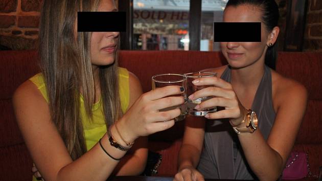Test Deníku: Alkohol nalili dětem všude - Plzeňský deník