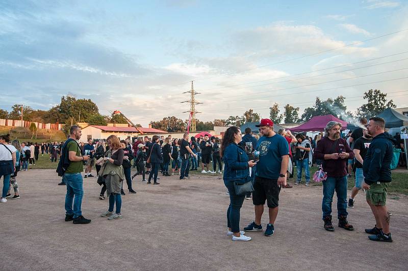 Skupina kabát zahrála v rámci svého turné Cirkus Kabát v Plzni. Koncert probíhal v cirkusovém šapitó.