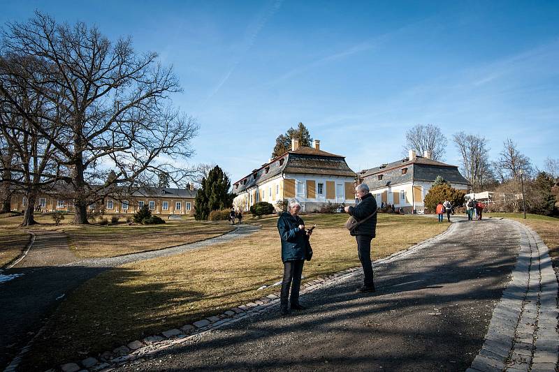 Zámecký park u zámku Kozel u Šťáhlavy byl v sobotu v obležení návštěvníků.