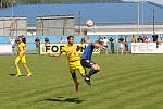 5. kolo FORTUNA ČFL, skupina A: FK ROBSTAV Přeštice (na snímku fotbalisté ve žlutých dresech) - TJ Jiskra Domažlice (modří) 5:1 (2:0).