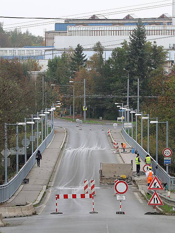 Tyršův most v Doudlevcích uzavřela rekonstrukce