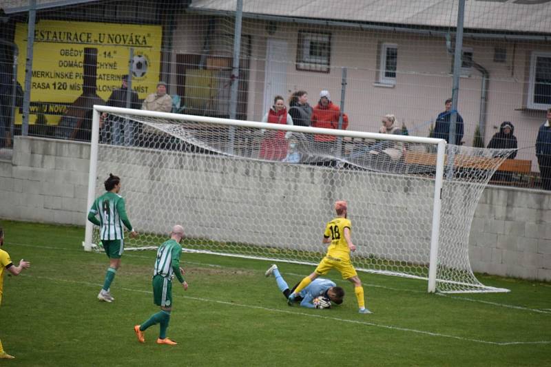 Až na čtvrtý pokus se dočkali fotbalisté Robstavu Přeštice prvního jarního vítězství, doma porazili Hostouň 2:1.