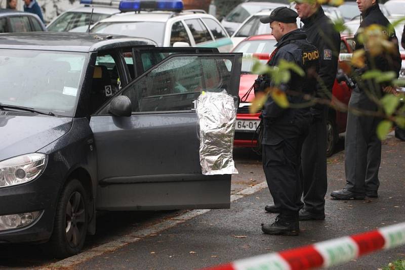 Policisté v Plzni-Lobzích vyšetřují napadení ženy. Agresor ji polil kyselinou