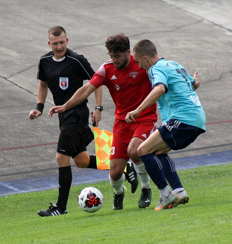 7. kolo FORTUNA divize A: SK Petřín Plzeň (červení) - SK Otava Katovice (modří) 7:0.