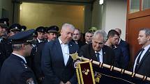 Setkání dobrovolných hasičů s prezidentem na Bolevecké návsi. 