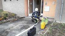 Únik plynu v bytovém domě v Manětínské ulici v Plzni.