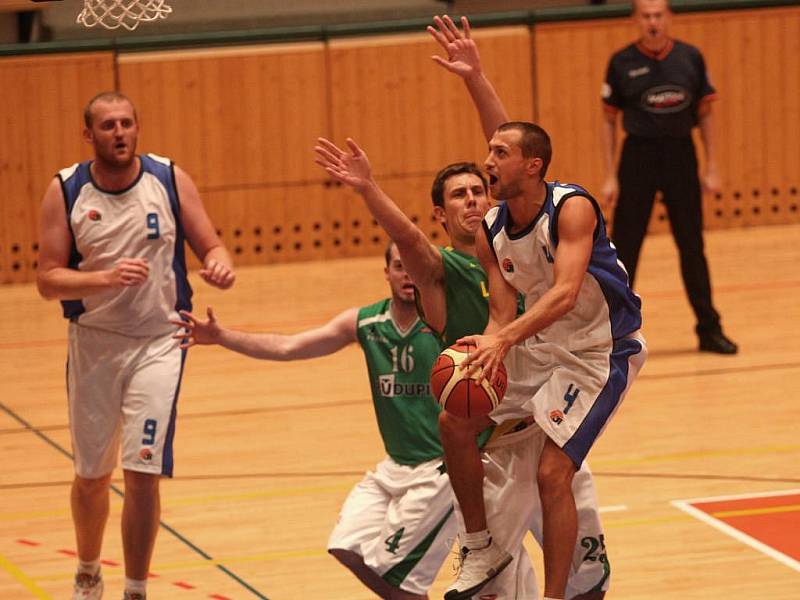 Městská sportovní hala v Plzni na Slovanech se stala dějištěm přátelského mezinárodního utkání mezi basketbalisty Lokomotivy Plzeň a litevským nováčkem nejvyšší tamní soutěže Atletasem Kaunas