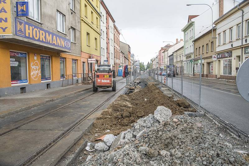 Stavební práce na Slovanské třídě v Plzni