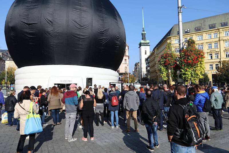 Projekční dóm na náměstí Republiky v Plzni slavnostně zahájí promítání v pondělí 9:30 hodin.