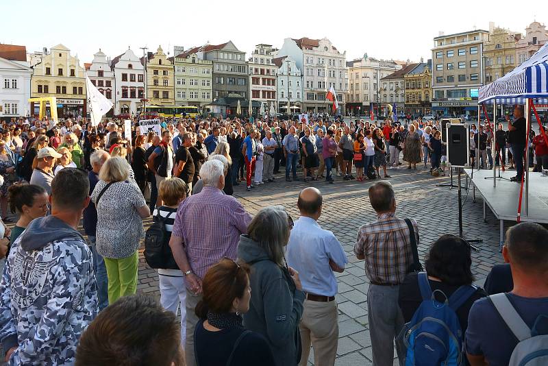 Tady není Rusko protest setkání spolek Milion chvilek pro demokracii náměstí Republiky cca 400 učastníků