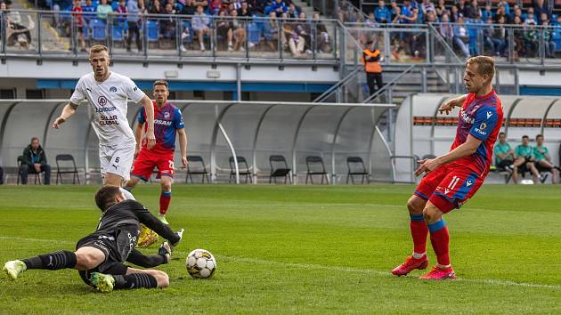 Fotbalisté Viktorie Plzeň vstoupili do nadstavby o titul sobotní remízou 2:2 se Slováckem.