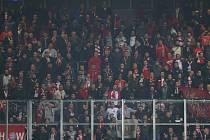 Sektor fanoušků Bayernu Mnichov v utkání proti Plzni