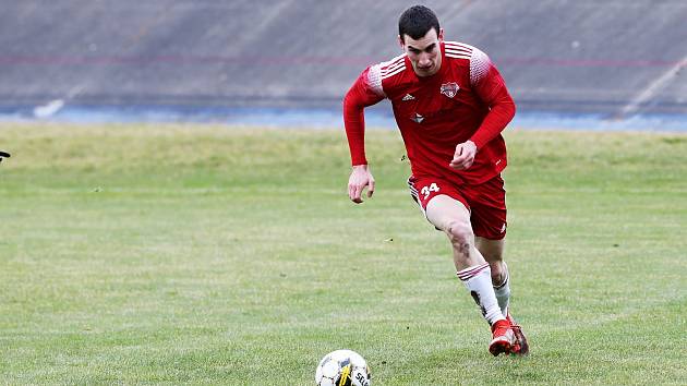 FORTUNA divize A (17. kolo): SK Petřín Plzeň (na snímku fotbalisté v červených dresech) - SENCO Doubravka (žlutí) 4:0.