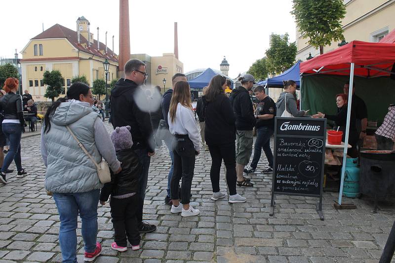 Festival polévky — Plzeň jaro 2022 představil v neděli 29. května v Plzeňském Prazdroji 14 restaurací a bister s dvacítkou různých druhů polévek.