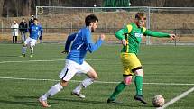 Fotbalisté SK Rapid Plzeň (na archivním snímku hráči v modrých dresech) porazili o víkendu soupeře z Tlumačova (zelení) 3:1.