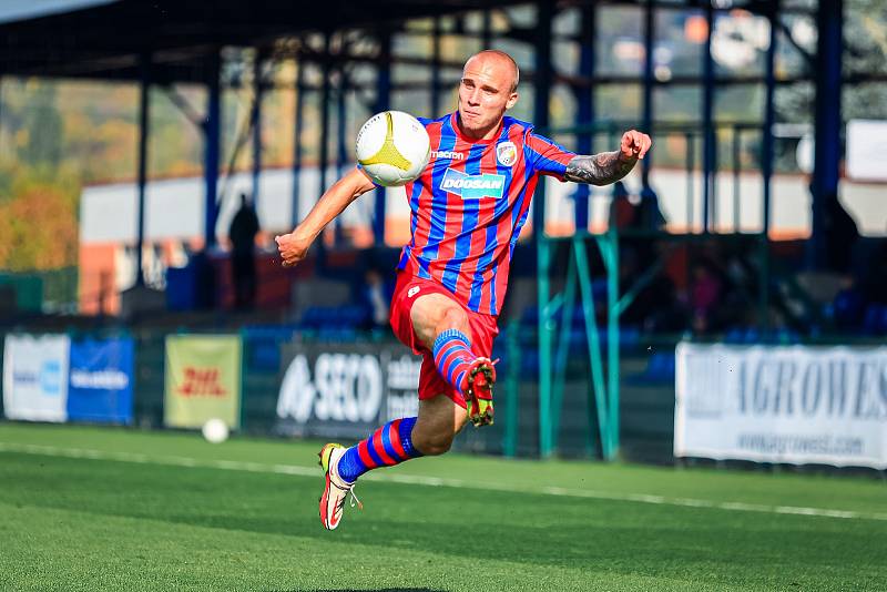 Fotbalisté rezervy Viktorie Plzeň (na archivním snímku hráči v červenomodrých dresech) v neděli jen remizovali s Admirou Praha 1:1.