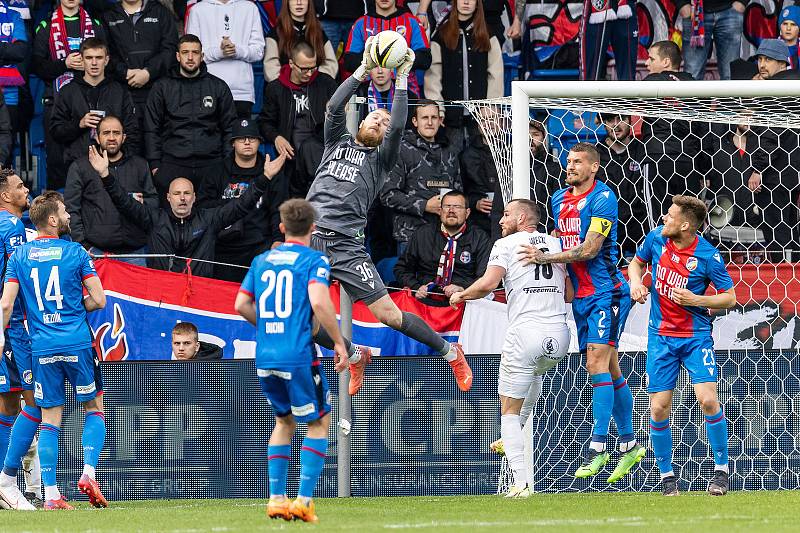 Fotbalisté Viktorie Plzeň zdolali zahájili nadstavbovou skupinu FORTUNA: LIGY o titul vítězstvím nad Slováckem 3:1.